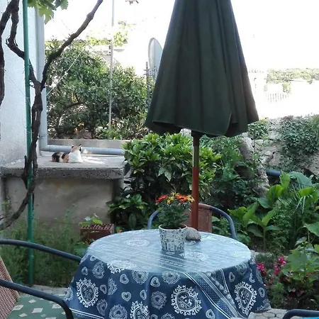 Apartment And Tomich Mali Losinj