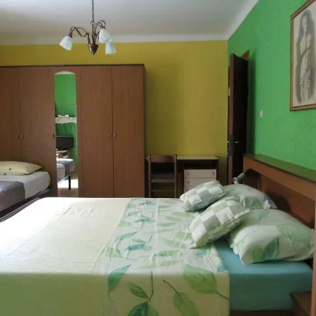 Apartment And Tomich