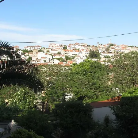Apartment And Tomich *